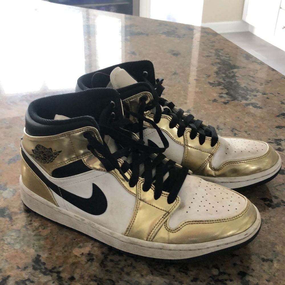 Nike Jordan Air Force high top gold and black and white size 9.5